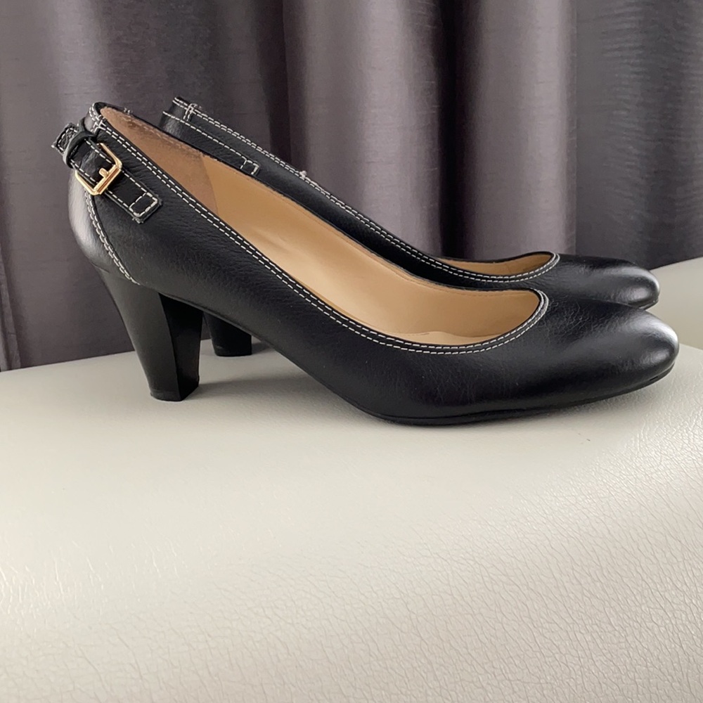Lauren Ralph leather black pumps shoes.Size 8,5M.